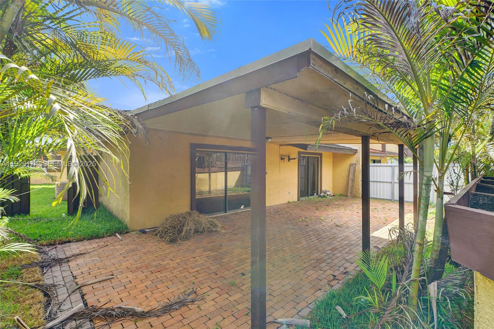 SKY LAKE VILLAS 1ST ADDN - Residential