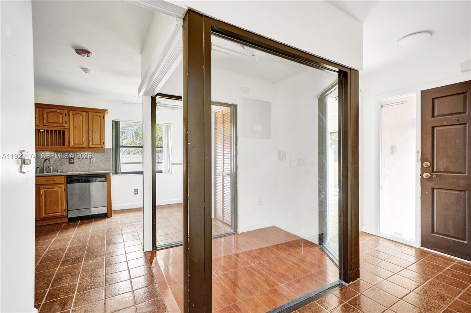 SKY LAKE VILLAS 1ST ADDN - Residential