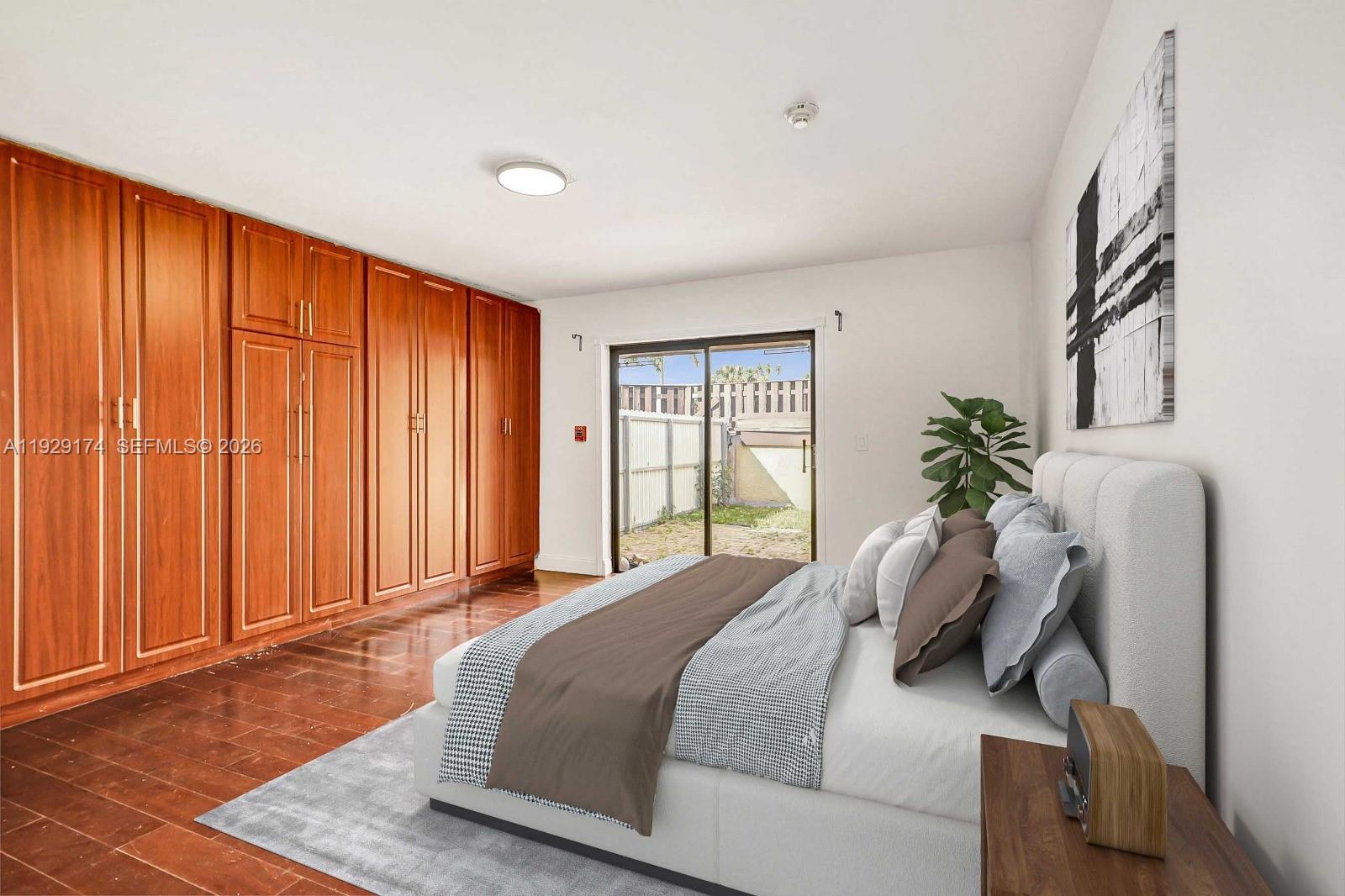 SKY LAKE VILLAS 1ST ADDN - Residential