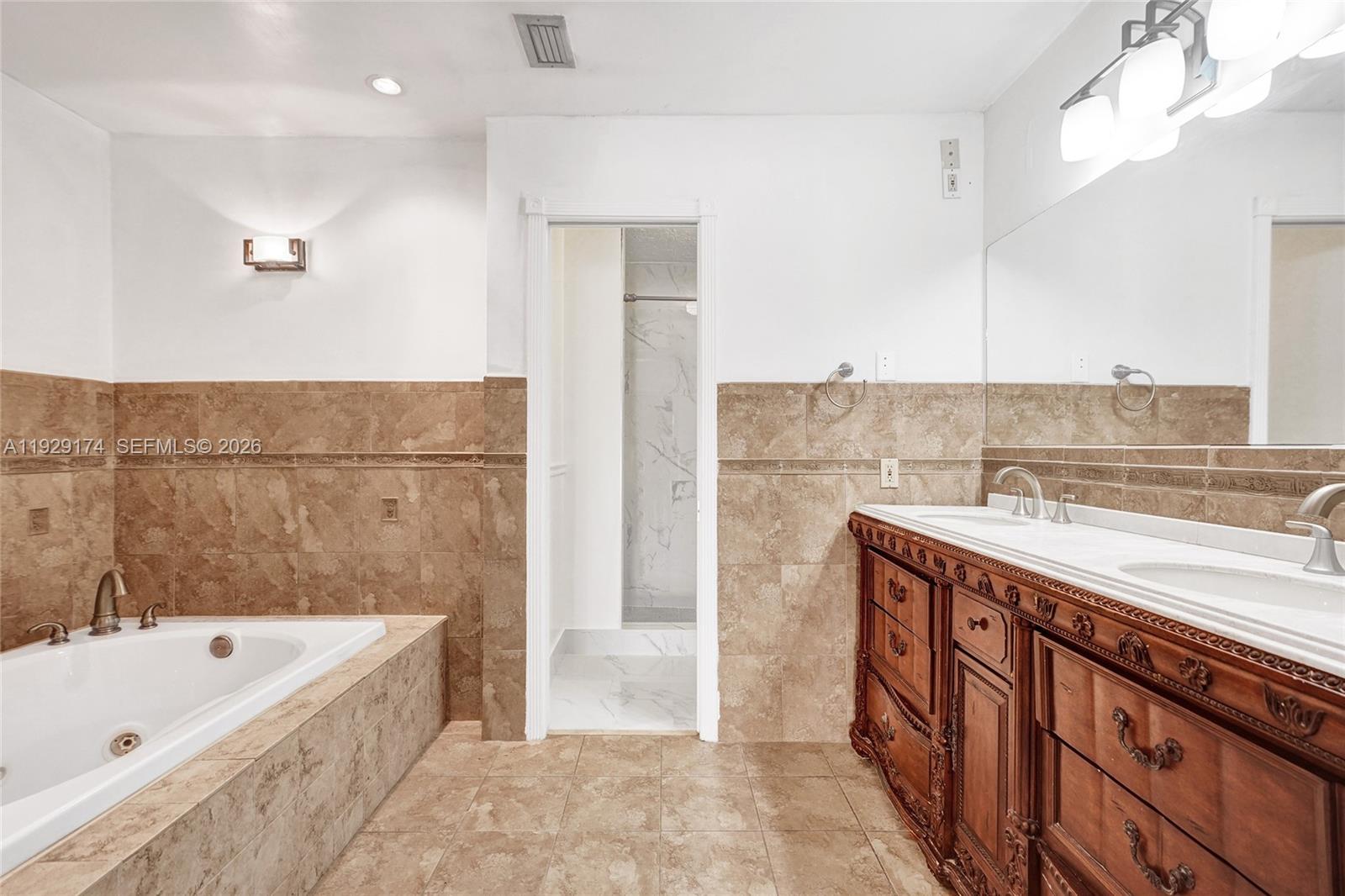 SKY LAKE VILLAS 1ST ADDN - Residential