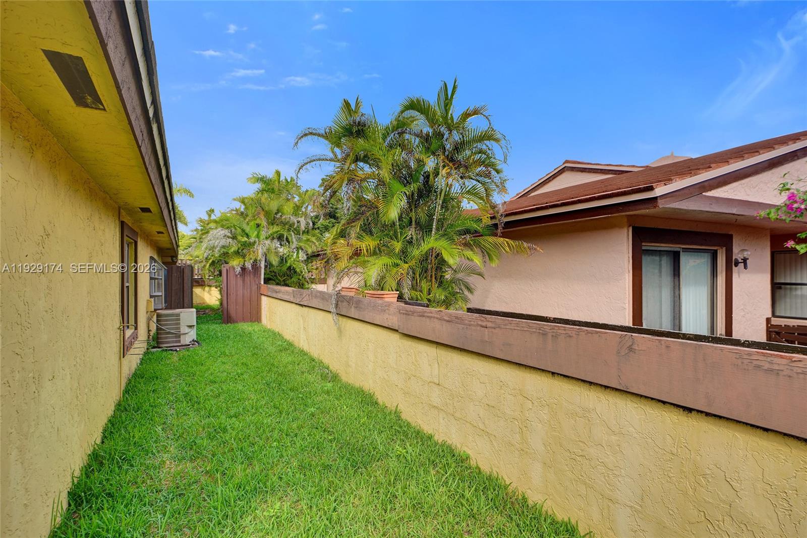 SKY LAKE VILLAS 1ST ADDN - Residential