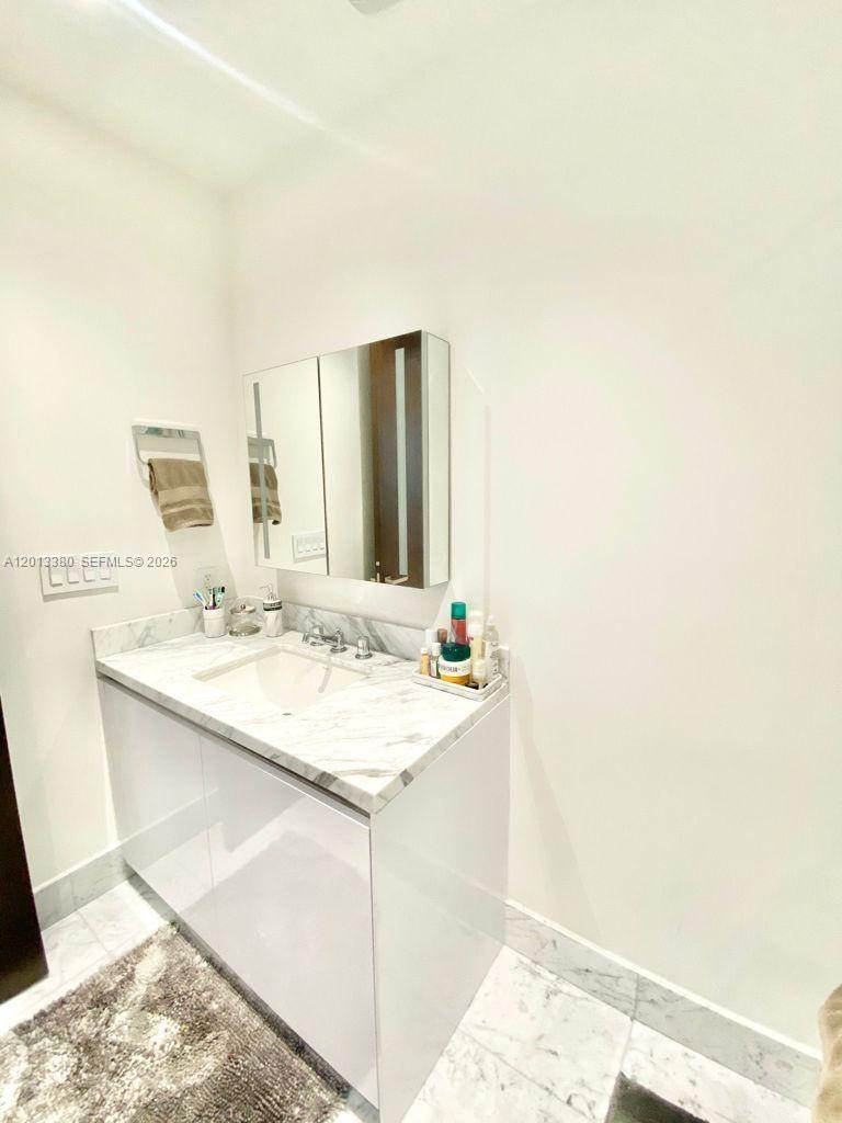 JADE SIGNATURE CONDO - Residential Lease