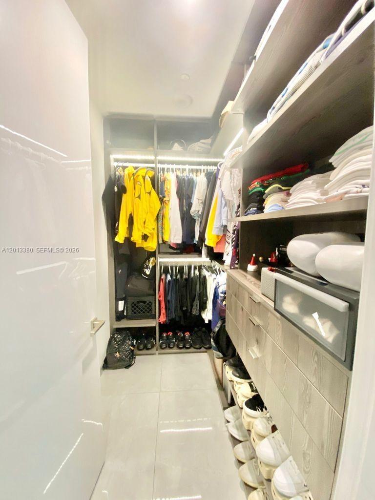 JADE SIGNATURE CONDO - Residential Lease