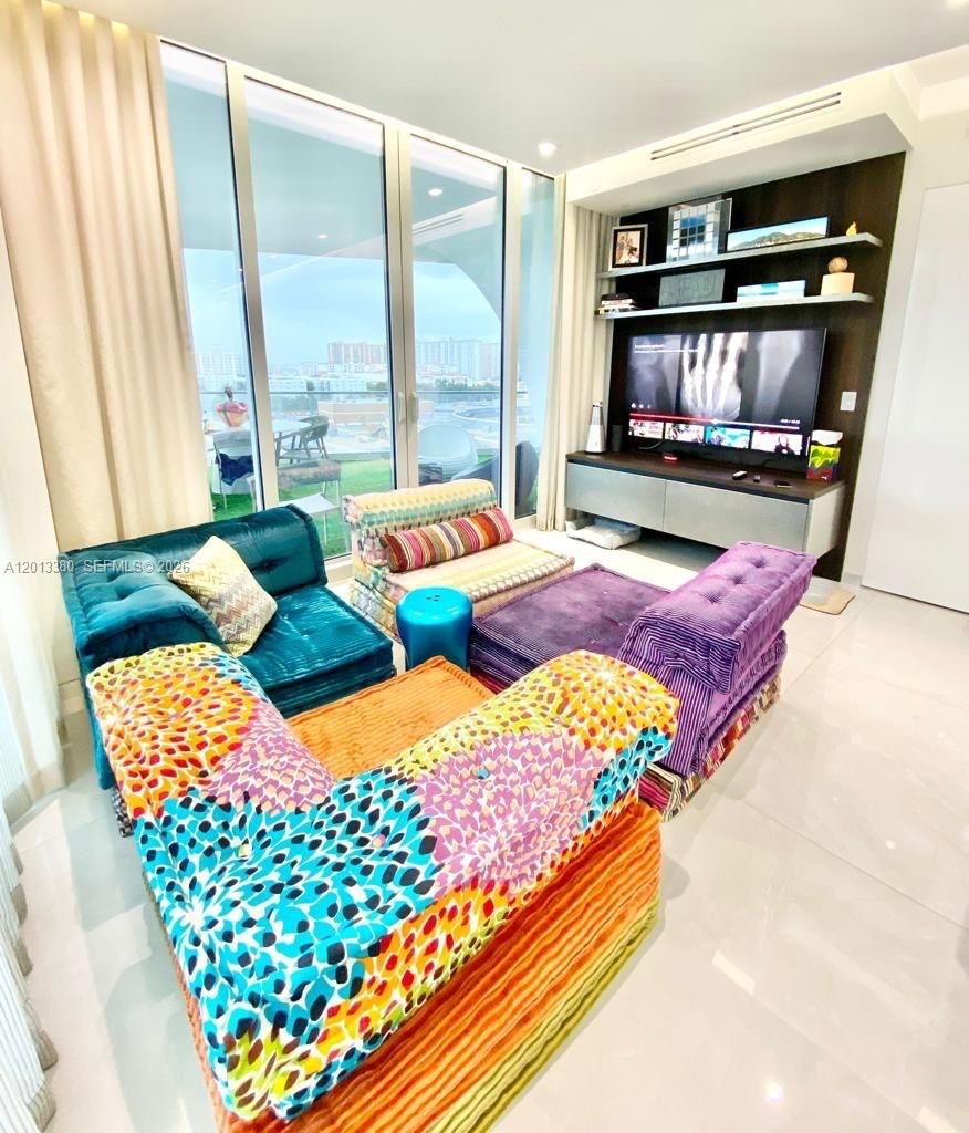 JADE SIGNATURE CONDO - Residential Lease
