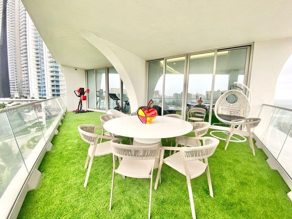 JADE SIGNATURE CONDO - Residential Lease