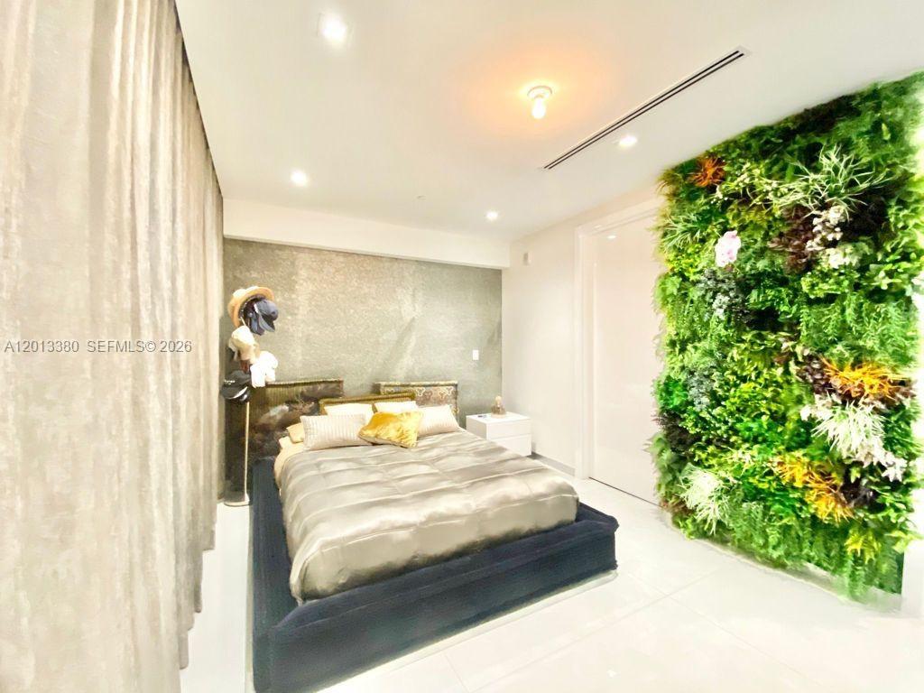 JADE SIGNATURE CONDO - Residential Lease