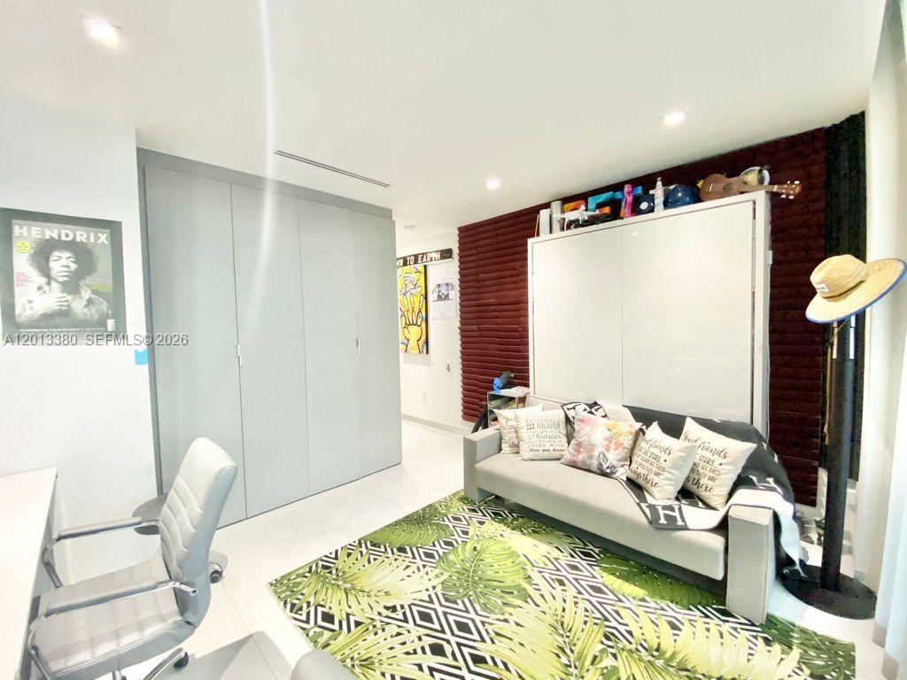 JADE SIGNATURE CONDO - Residential Lease