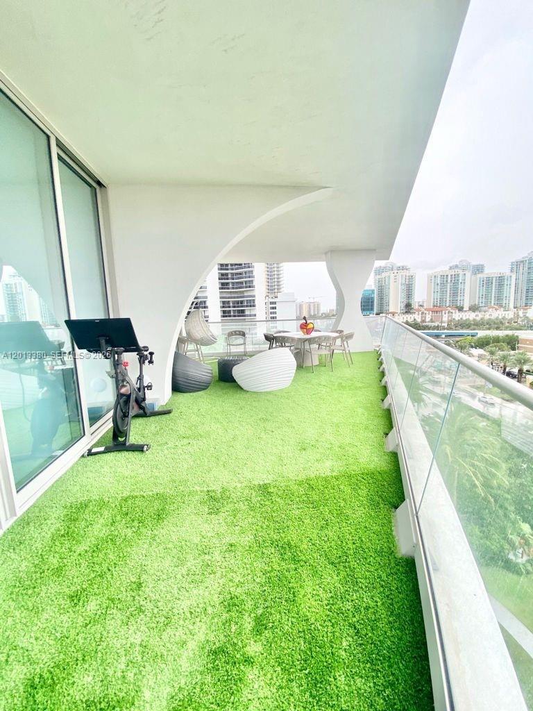 JADE SIGNATURE CONDO - Residential Lease