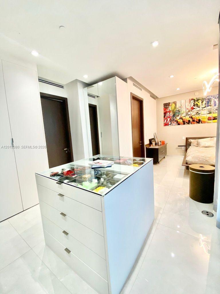 JADE SIGNATURE CONDO - Residential Lease