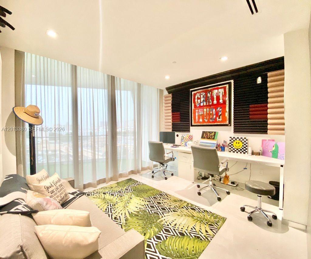 JADE SIGNATURE CONDO - Residential Lease