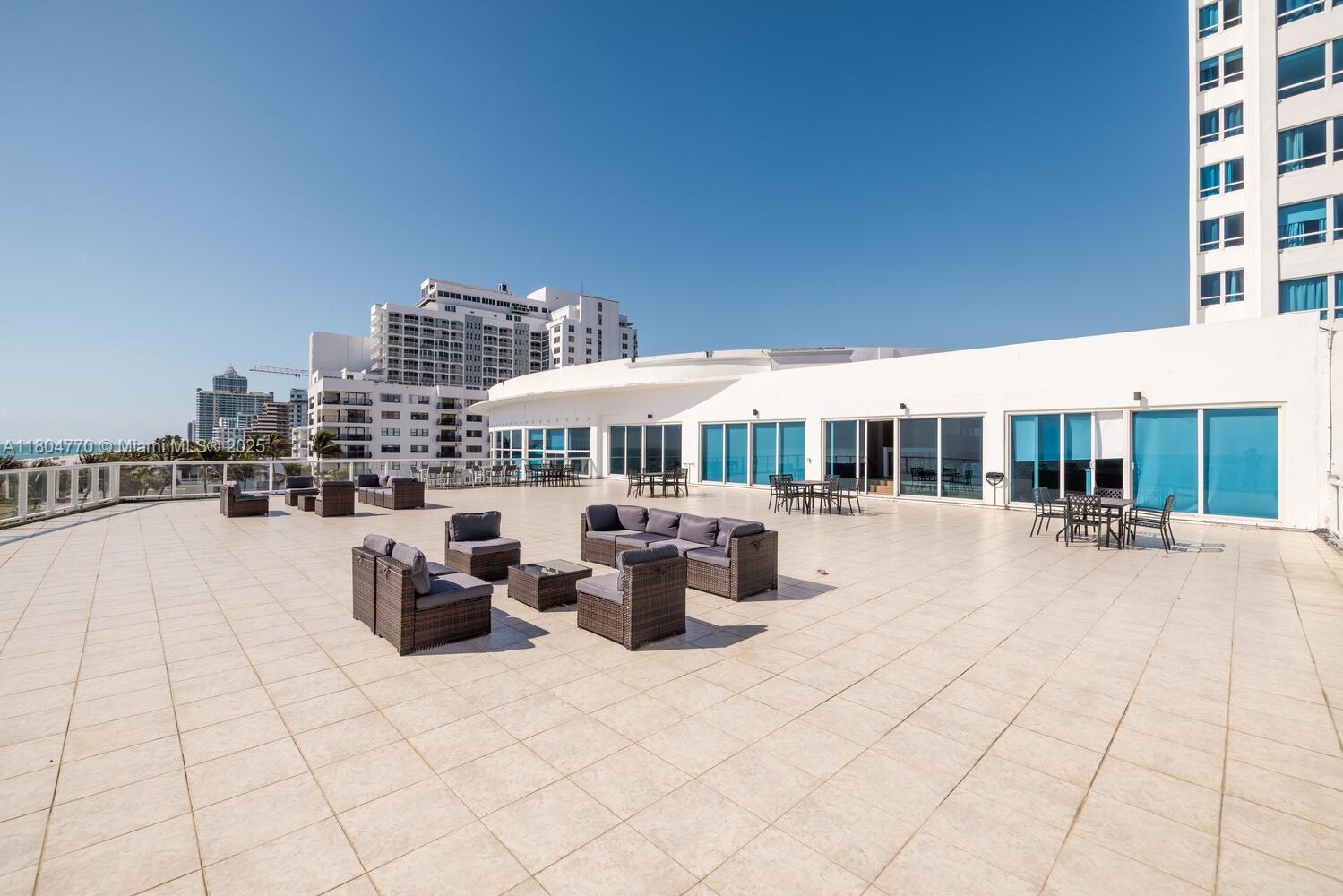 5445 Collins Ave M9 M10 M11 M12
