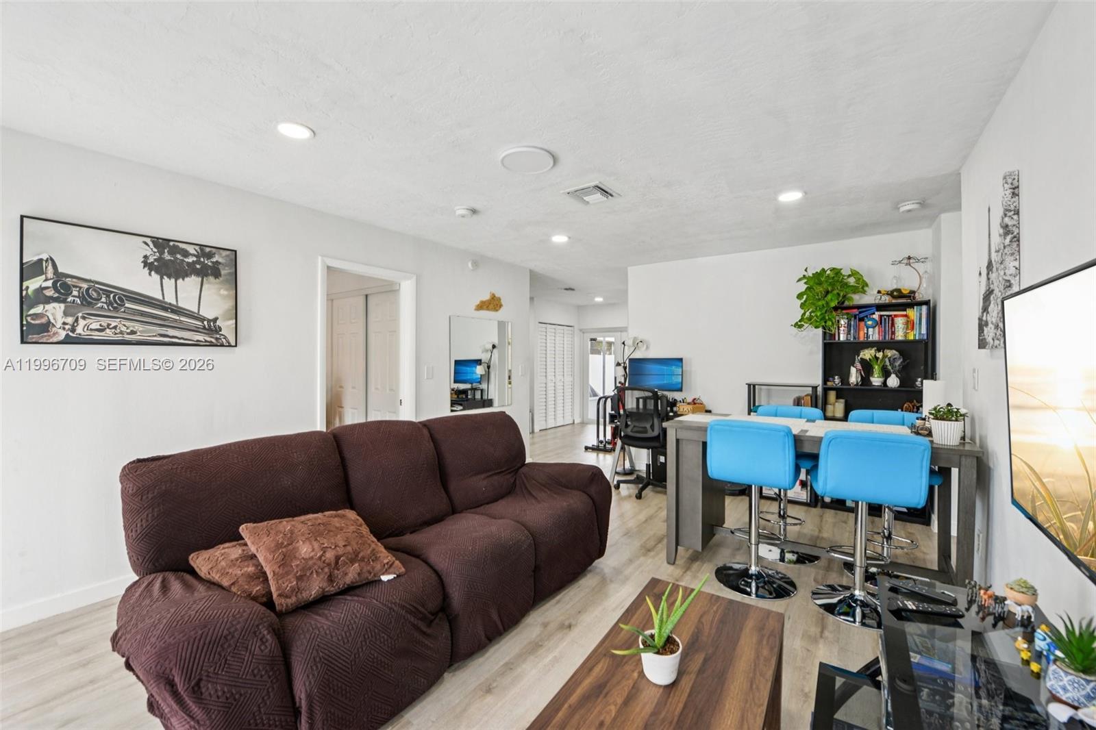 LESLIE ESTATES SEC 2 - Residential