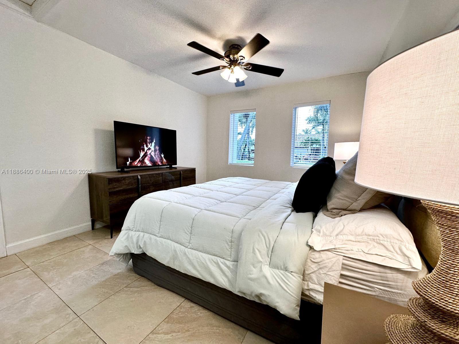 HOLLYWOOD - Residential Lease