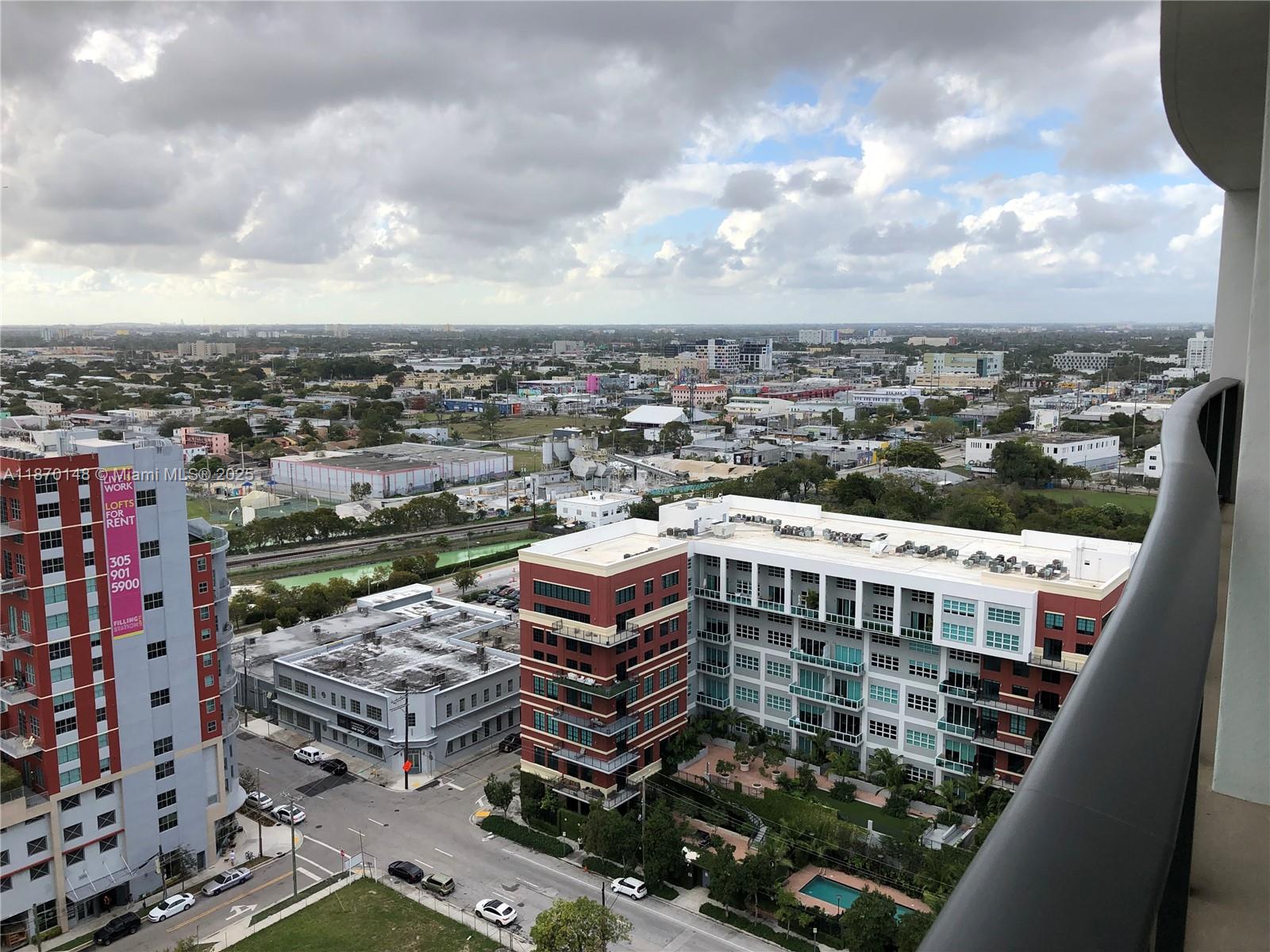 CANVAS CONDO - Residential