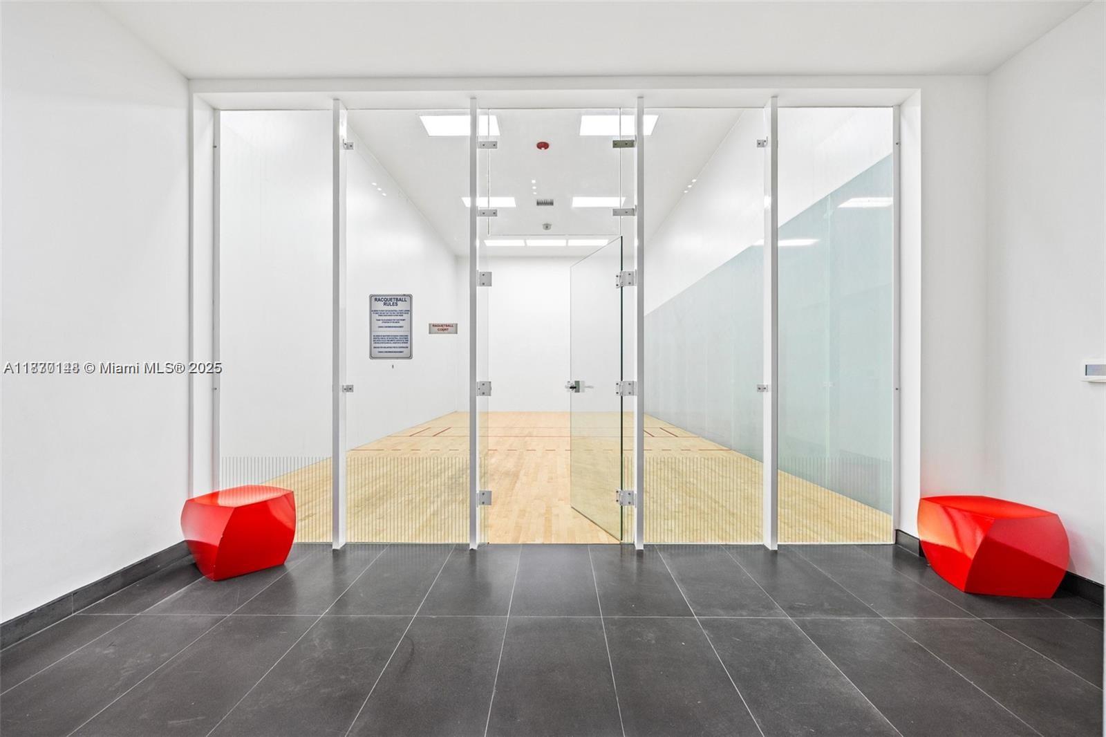 CANVAS CONDO - Residential