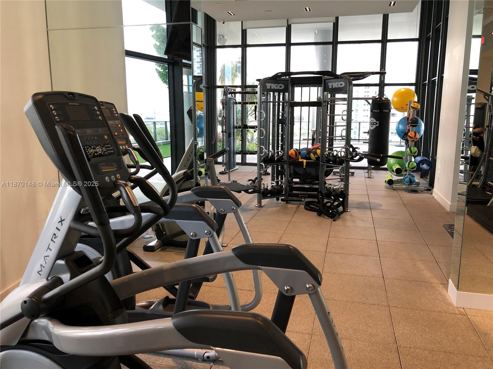 CANVAS CONDO - Residential