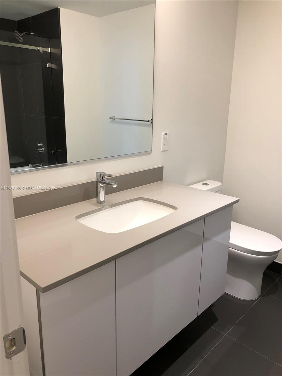 CANVAS CONDO - Residential