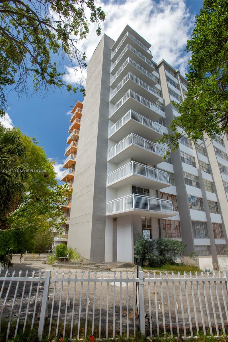2025 NE 164th St 301