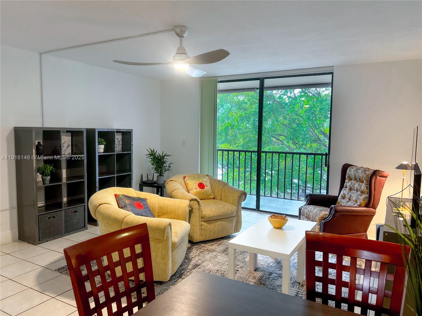 HORIZONS WEST CONDO #5 - Residential