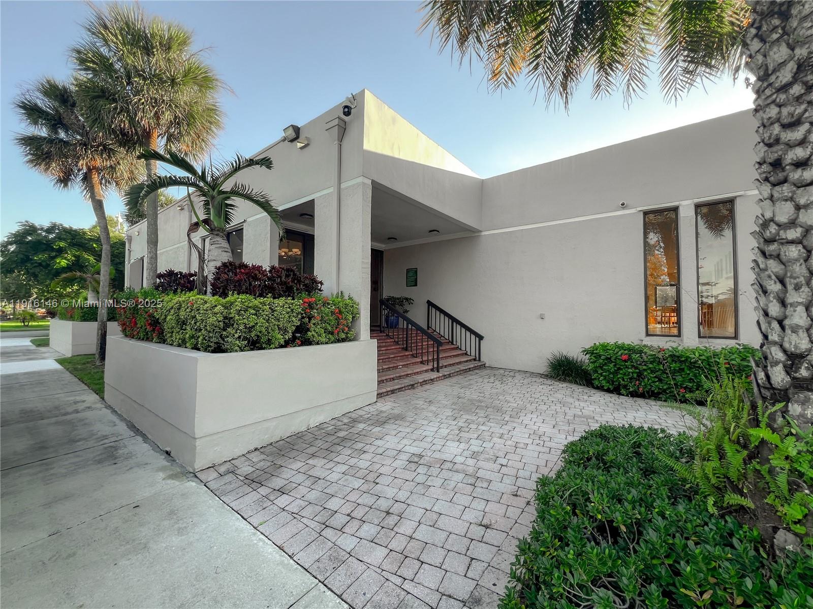 HORIZONS WEST CONDO #5 - Residential