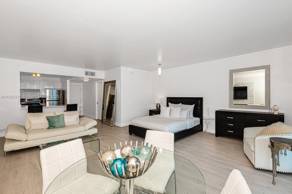 RONEY PALACE CONDO - Residential Lease