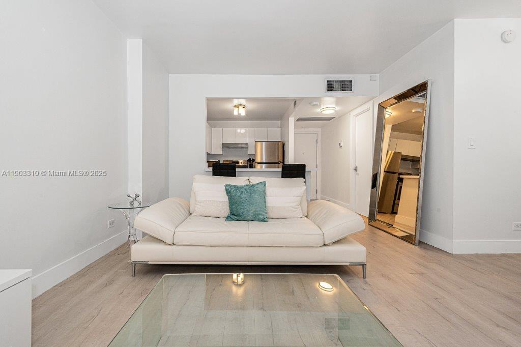 RONEY PALACE CONDO - Residential Lease