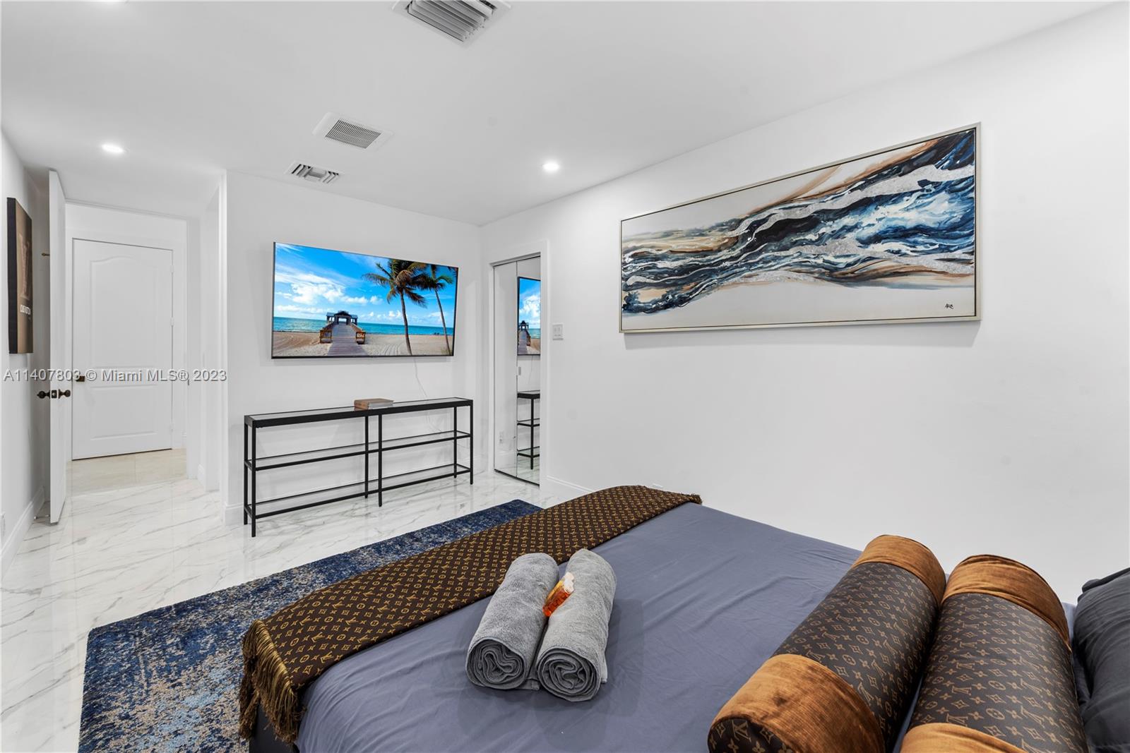 EXOTIC ACRES - Residential