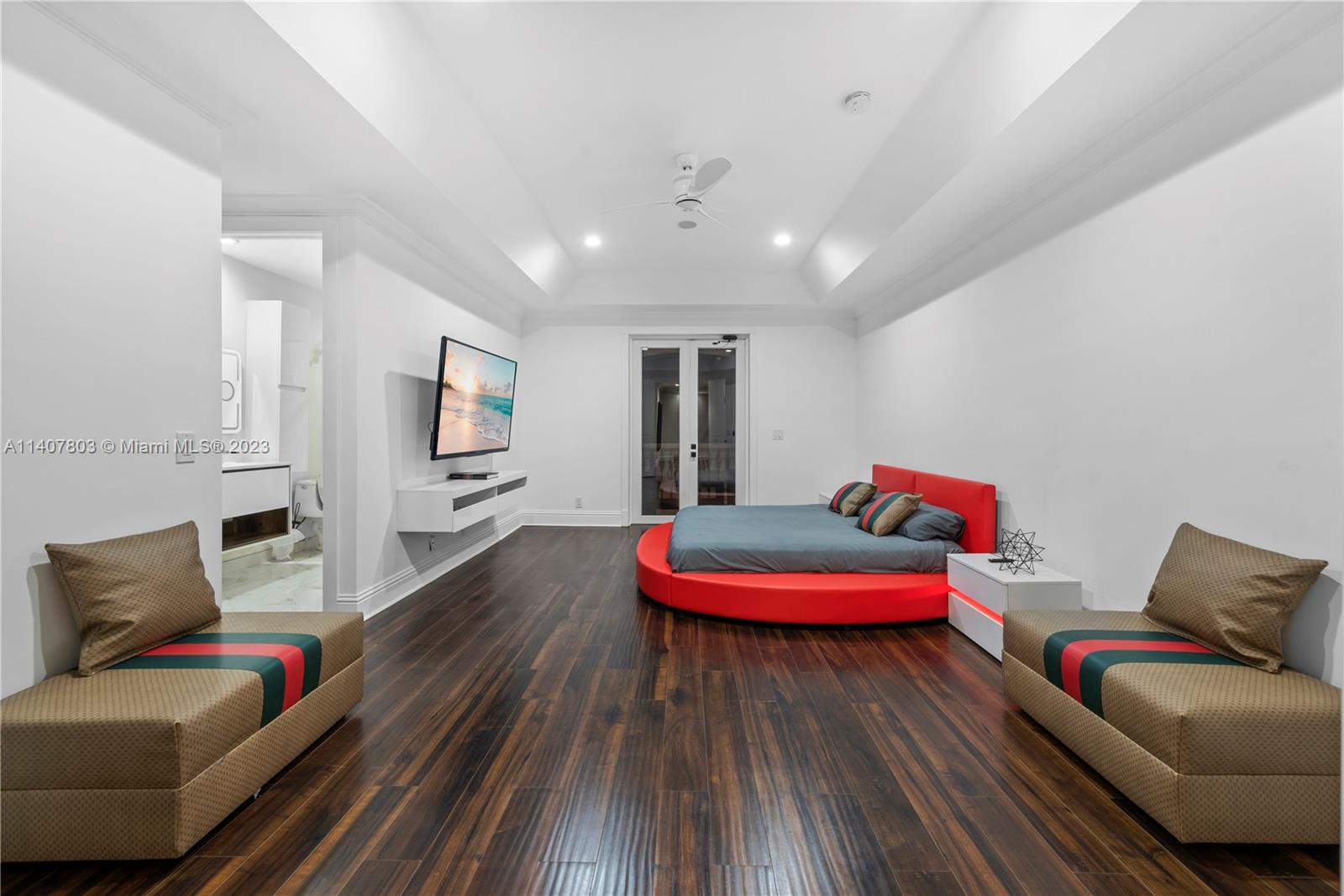 EXOTIC ACRES - Residential