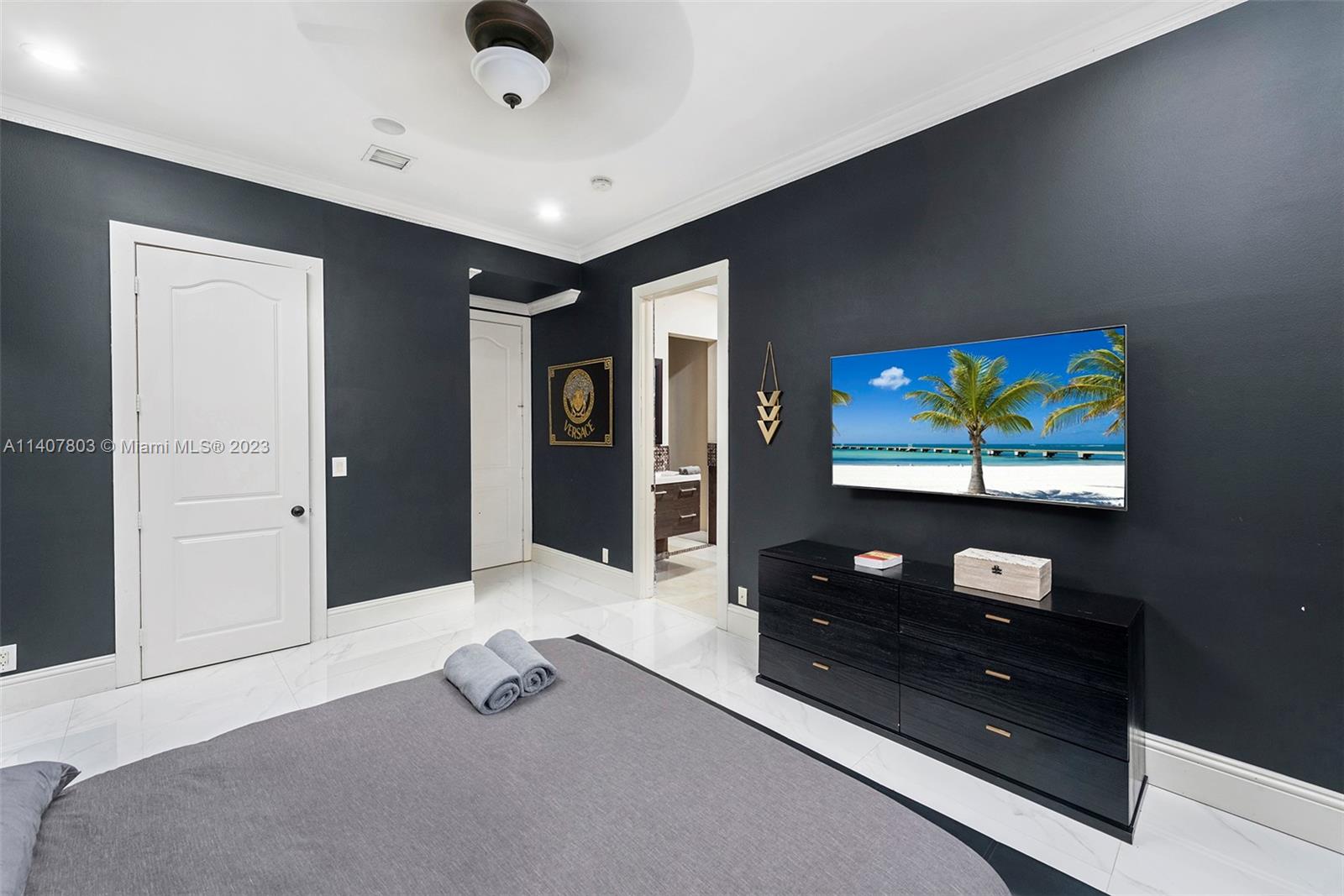 EXOTIC ACRES - Residential