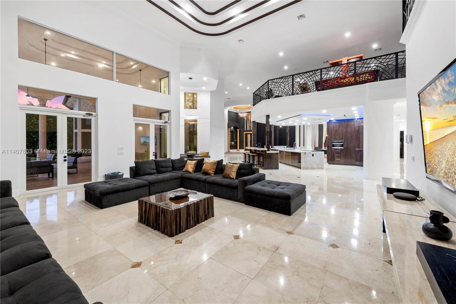 EXOTIC ACRES - Residential