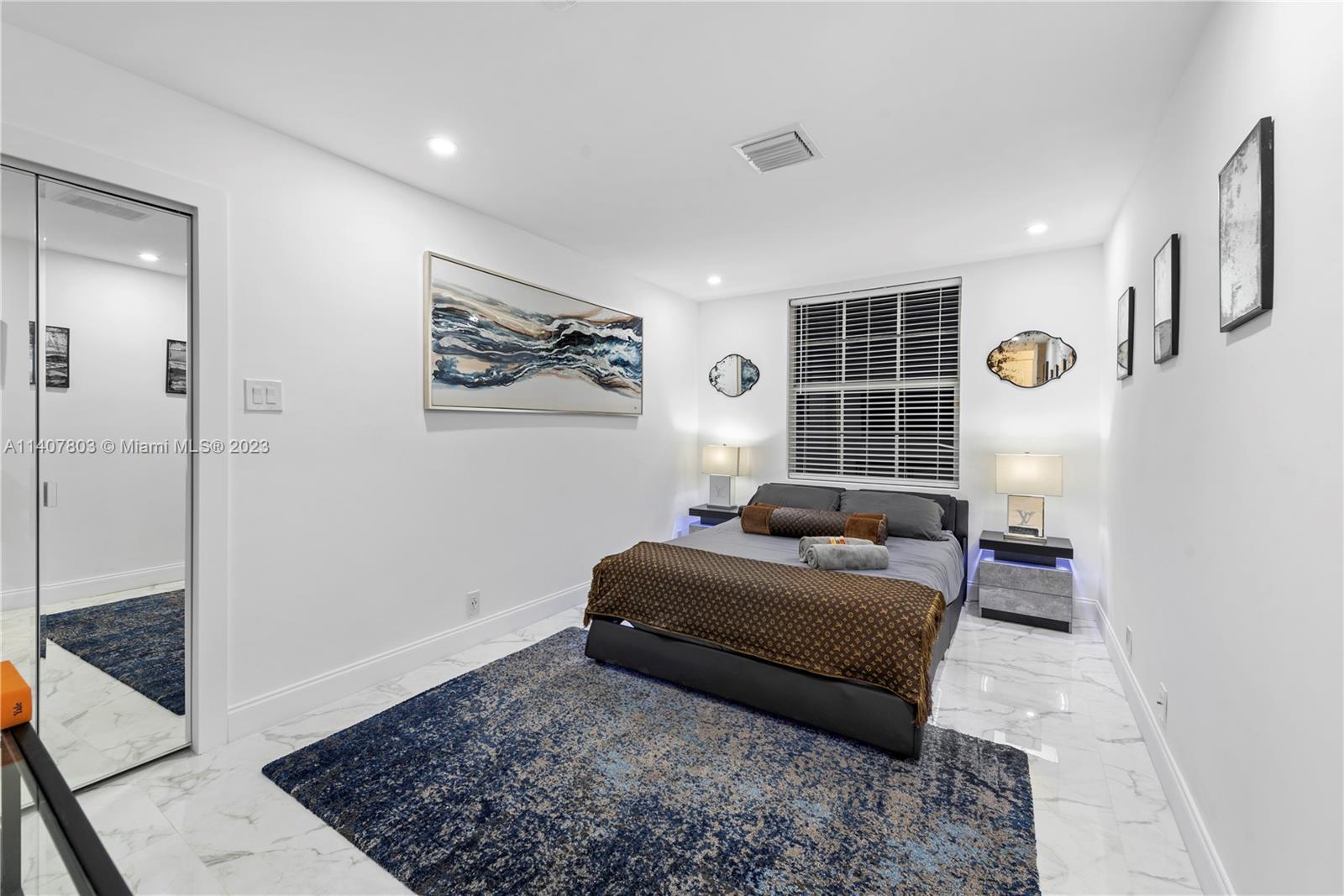 EXOTIC ACRES - Residential