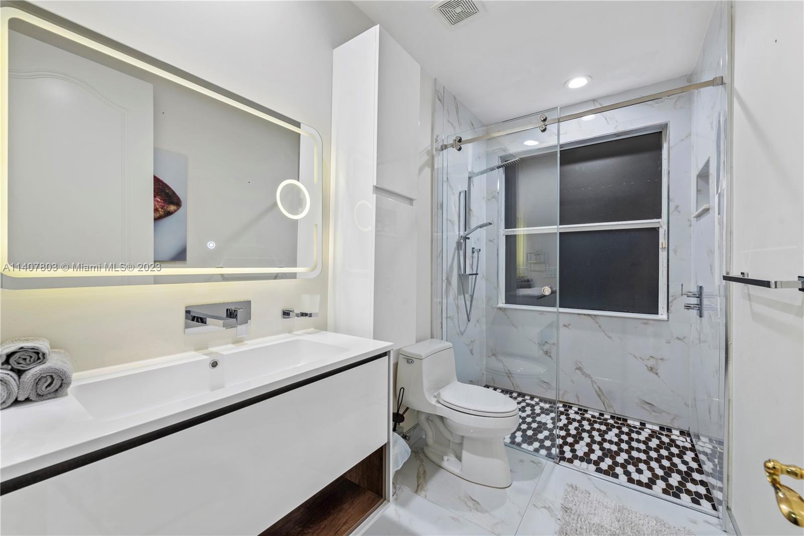 EXOTIC ACRES - Residential