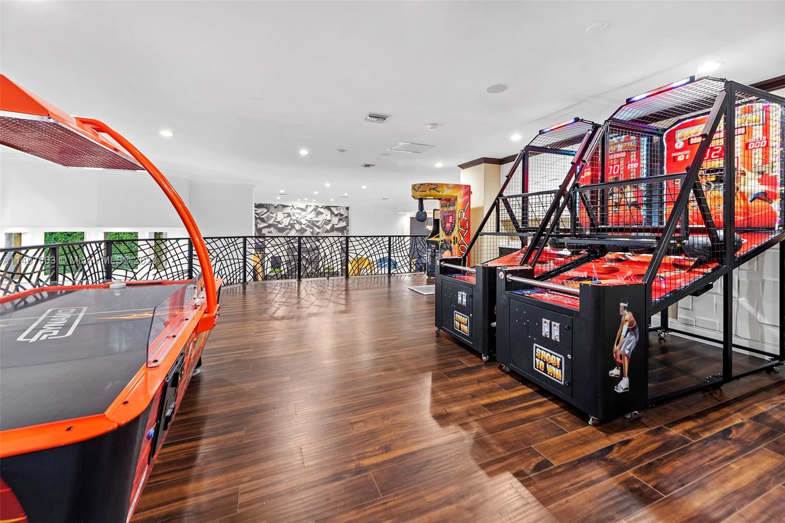 EXOTIC ACRES - Residential