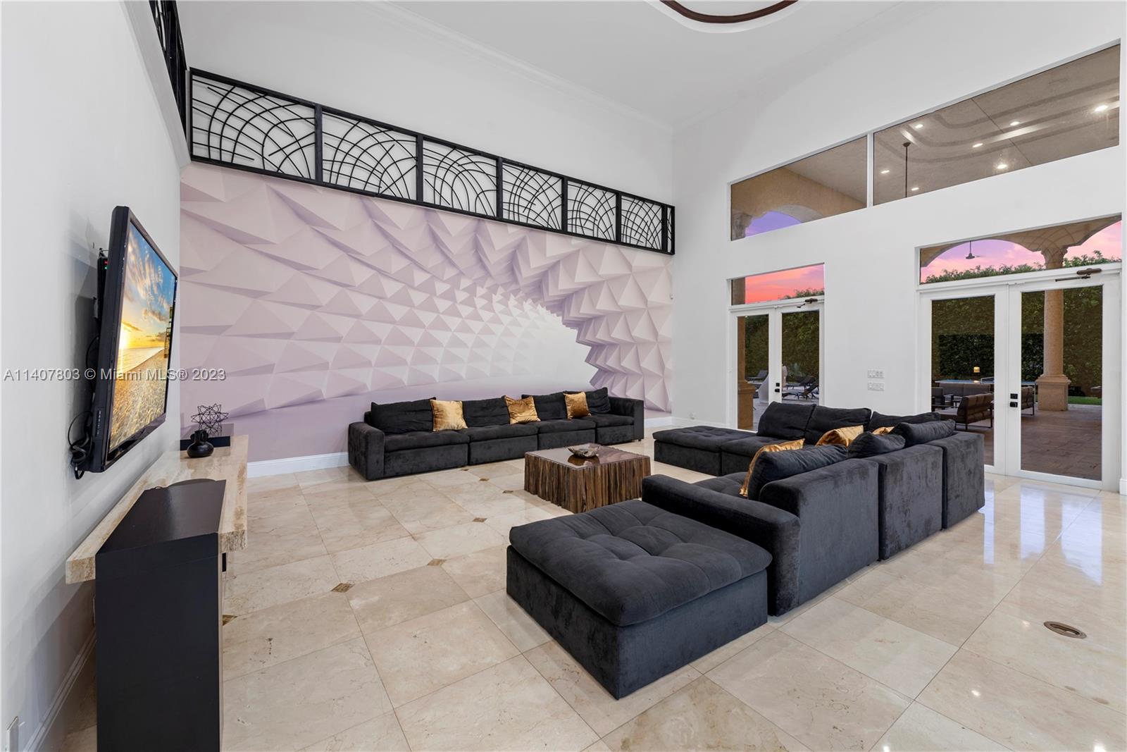 EXOTIC ACRES - Residential