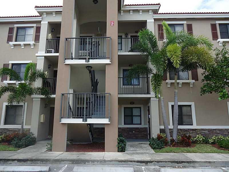THE COURTS AT BAYSHORE II - Residential Lease