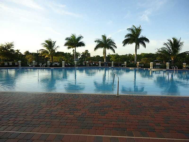 THE COURTS AT BAYSHORE II - Residential Lease