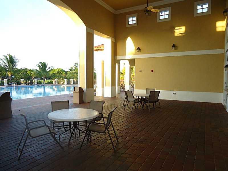 THE COURTS AT BAYSHORE II - Residential Lease