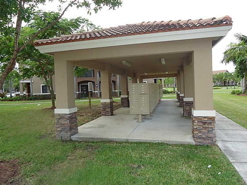 THE COURTS AT BAYSHORE II - Residential Lease