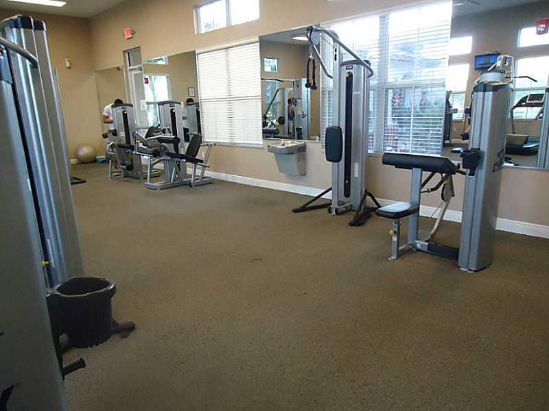 THE COURTS AT BAYSHORE II - Residential Lease