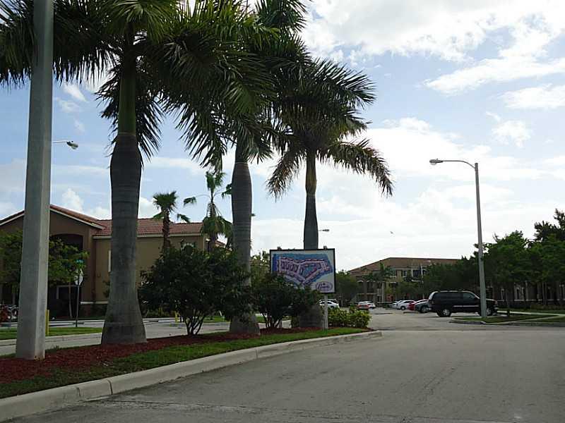 THE COURTS AT BAYSHORE II - Residential Lease
