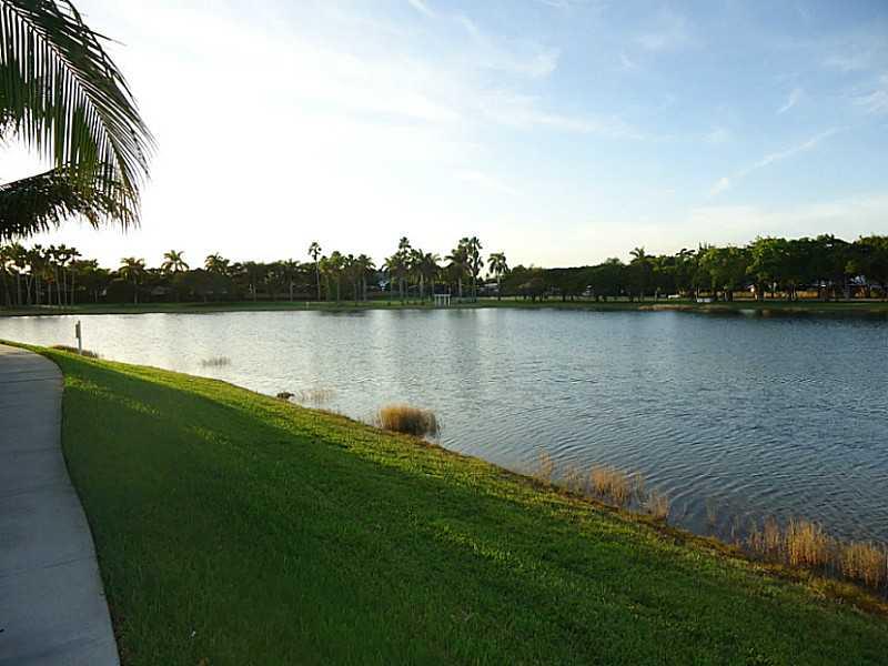 THE COURTS AT BAYSHORE II - Residential Lease
