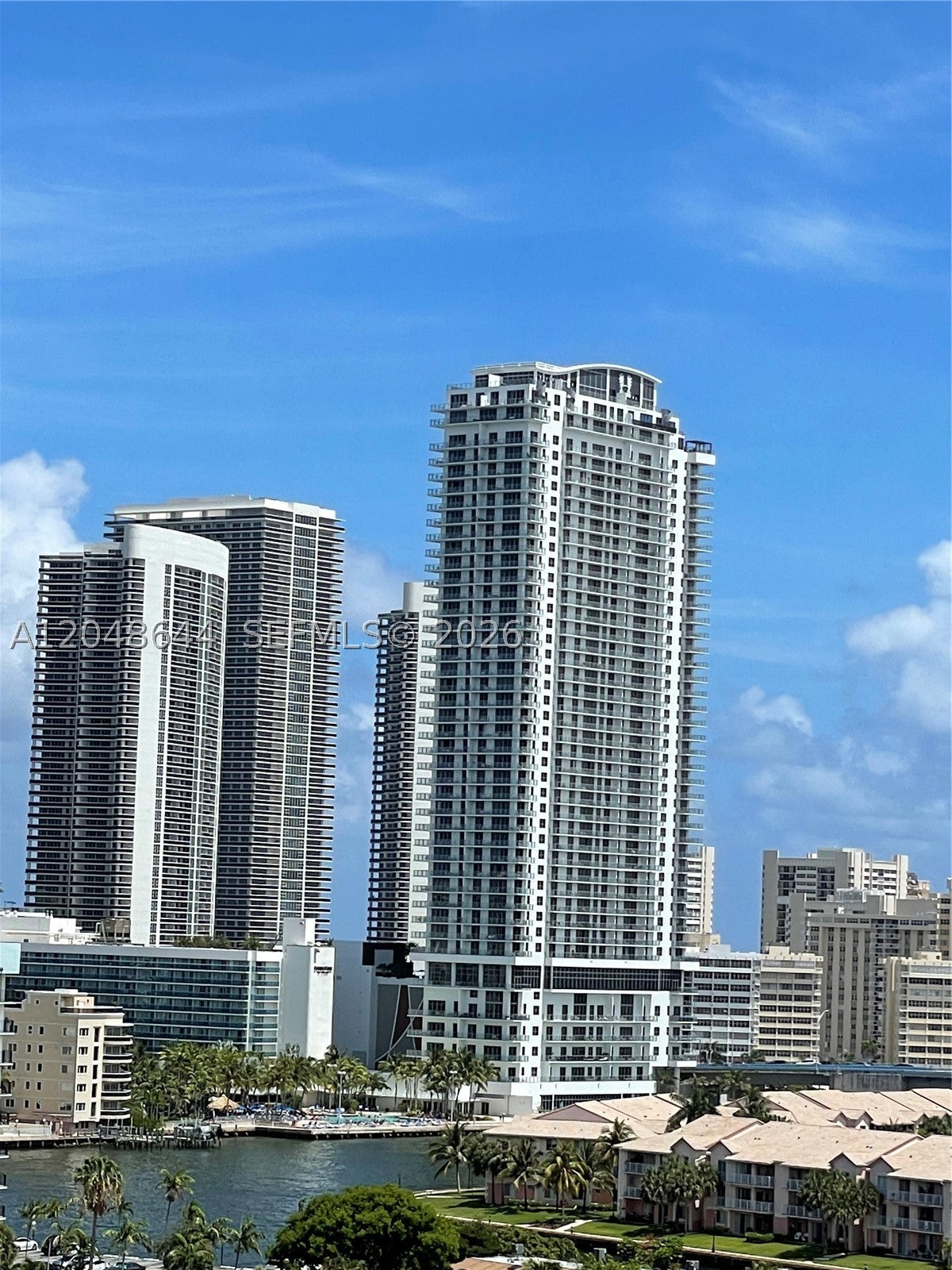 2500 PARKVIEW DR 1405