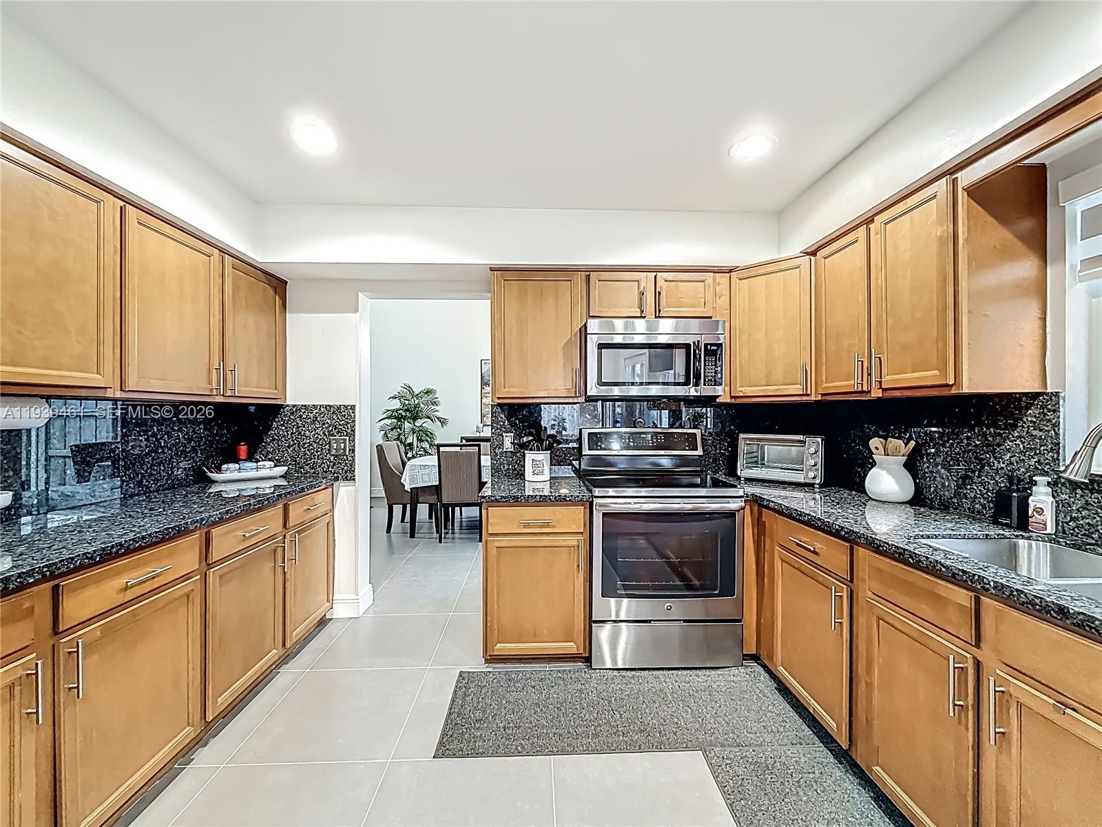 PANACHE SEC 1 - Residential