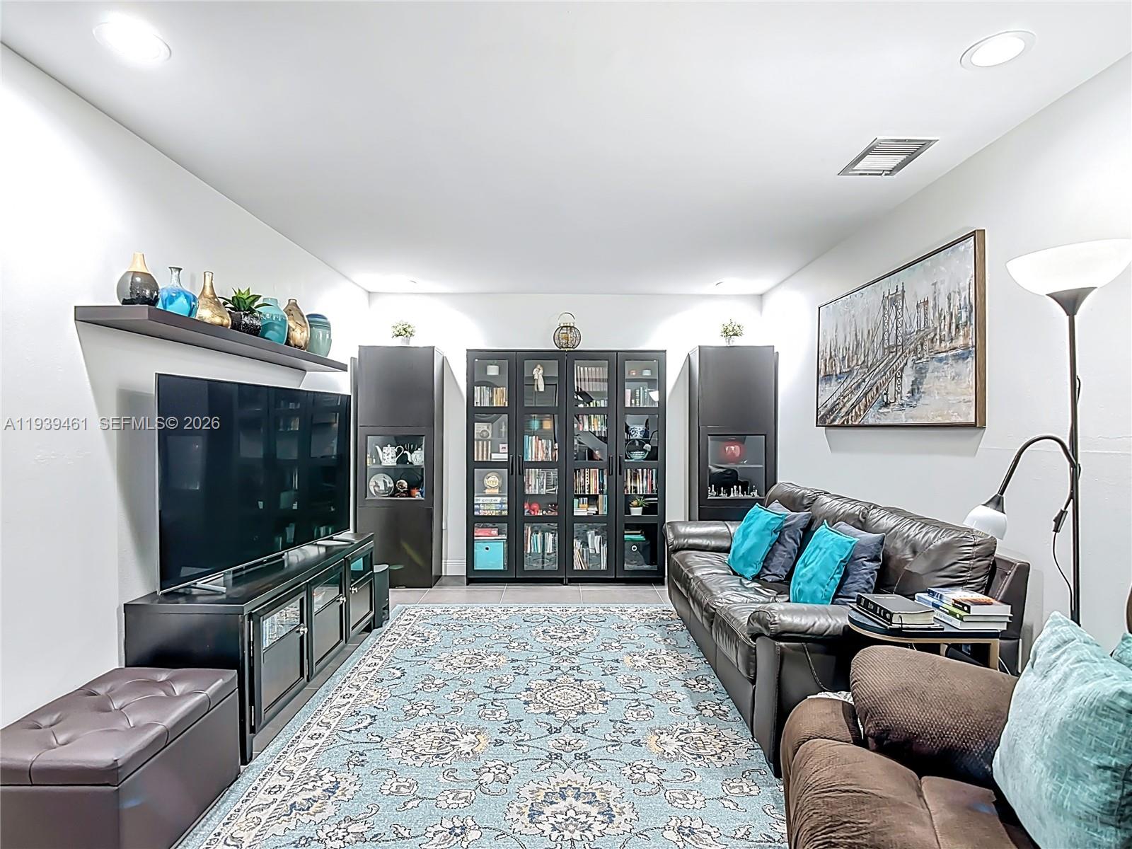 PANACHE SEC 1 - Residential