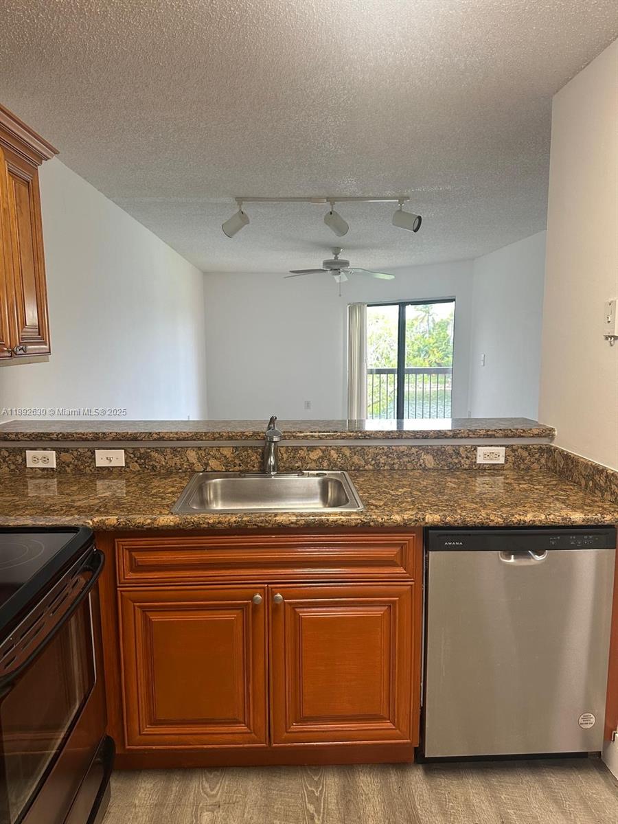 VILLAS DE VENEZIA CONDO - Residential