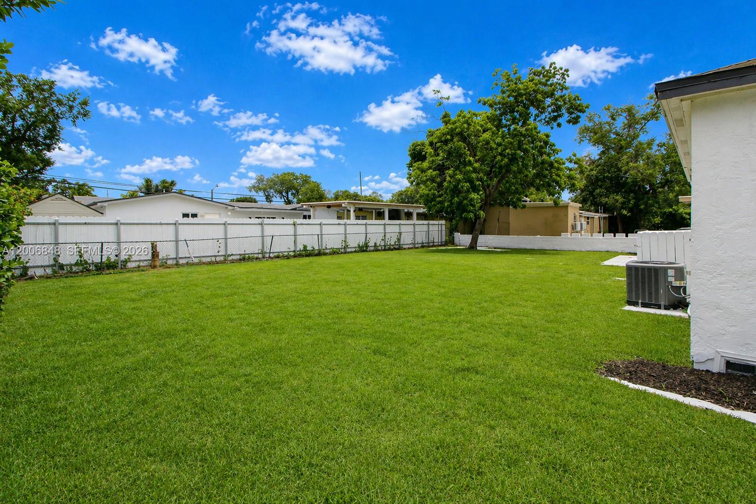 GOLDEN GLADES PARK 5TH AD - Residential