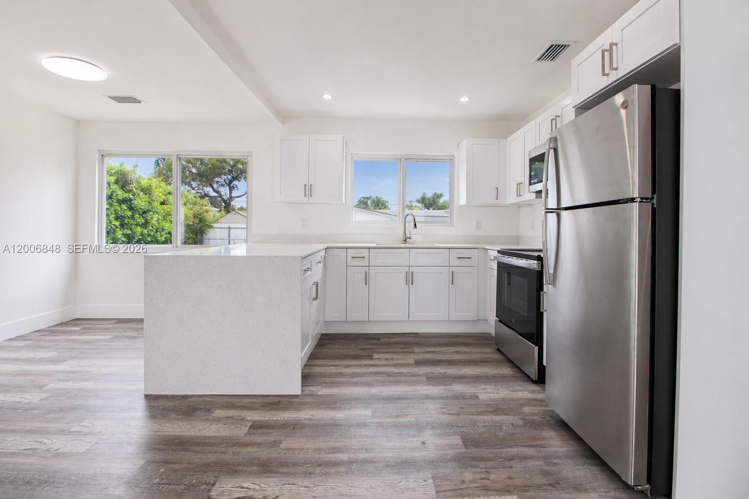 GOLDEN GLADES PARK 5TH AD - Residential