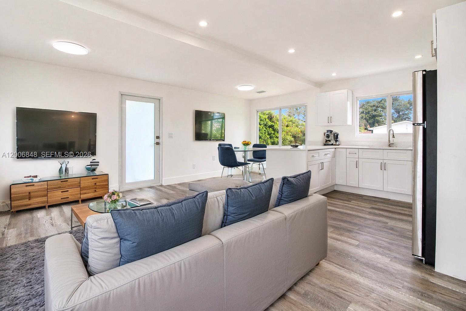 GOLDEN GLADES PARK 5TH AD - Residential