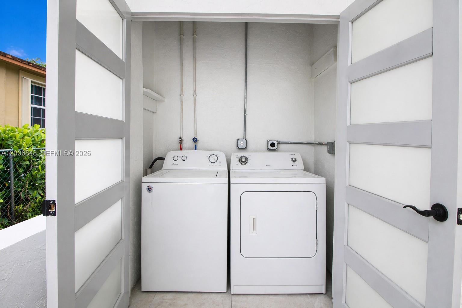 GOLDEN GLADES PARK 5TH AD - Residential