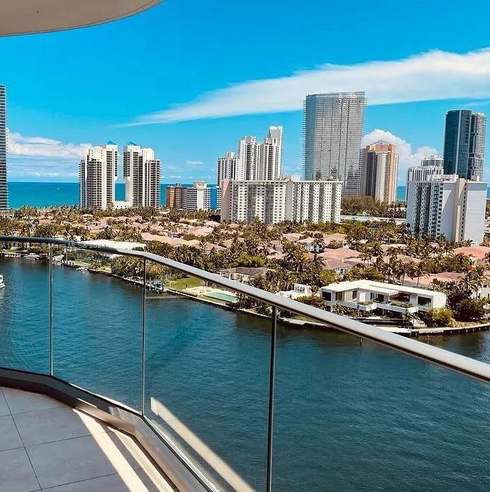 Property for Sale at 19707 Turnberry Way Ts-4, Aventura, Miami-Dade County, Florida - Bedrooms: 5 
Bathrooms: 8  - $2,190,000